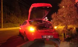 Kontrolden Çıkan Otomobil Refüje Çıktı: 3 Kişi Yaralandı