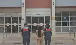Hırsızlık Suçundan Aranan Kadın Yakalandı