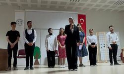 Erbaa’da Sanatın Sesi Yükseldi: “Gülemiyorum” Tiyatro Oyunu Büyük Beğeni Topladı