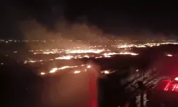 Şırnak`ta Gece Saatlerinde Anız Yangını: 100 Dönüm Arazi Zarar Gördü