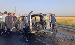 Şırnak`ta Seyir Halindeki Araç Alev Aldı