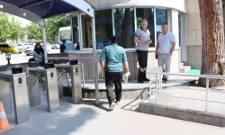 YKS Günü: Biri Geç Kaldı, Diğeri Yanlış Okula Gitti