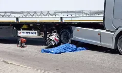 TIR ile Motosiklet Çarpıştı: 2 Kişi Hayatını Kaybetti