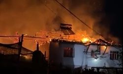 Tokat’ta Korkutan Yangın: 2 Katlı Ahşap Ev Kül Oldu