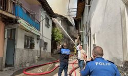 Tokat’ta Ahşap Evin Çatısında Yangın Çıktı