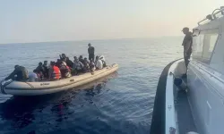 Motor Arızası Yapan Lastik Bottaki 37 Kaçak Göçmen Kurtarıldı
