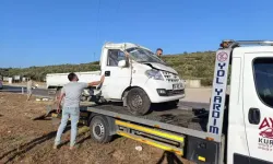 Balıkesir`de Kamyonet Devrildi: 1 Yaralı