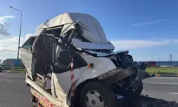 TIR Minibüse Arkadan Çarptı: 15 Yaralı