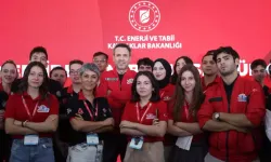 Bakan Bayraktar TEKNOFEST'te Gençlerle Buluştu: “Sizler Geleceğimizin Umudusunuz”