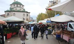 Soğuk Havalara Rağmen Erbaa Cumartesi Pazarı Dolup Taştı