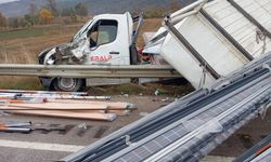 Niksar’dan Erbaa’ya Geliyordu: Minibüs Kamyonete Çarptı, 1 Kişi Yaralandı