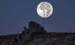 'Kunduz Dolunayı' Görüntülendi  Kasım Dolunayı, Yeryüzüne Yaklaşırken Muhteşem Bir Görüntü Oluşturdu