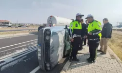 Sollama Kazası: Otomobil TIR’a Çarptı, 3 Yaralı