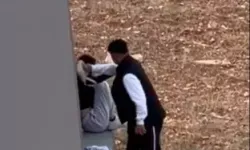 Tartıştığı Kadını Çantayla Darbetti; O Anlar Kamerada