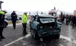 Freni Boşalan Kamyon Zincirleme Kazaya Neden Oldu: 2 Yaralı
