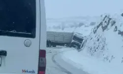 Kar Trafiği Durma Noktasına Getirdi