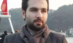 İki Hafif Ticari Araç Çarpıştı: 1 Ölü, 2 Yaralı