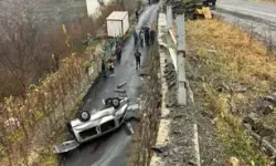 Hafif Ticari Araç Alt Yola Düştü: 3 Kişi Hayatını Kaybetti