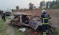 Minibüs Ve Otomobil Çarpıştı: 2 Yaralı