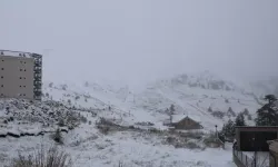 Bolu Kartalkaya’da Pistler Karla Kaplandı