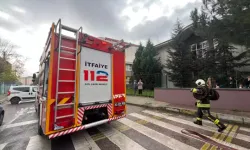 İlkokul Kağıt Deposunda Yangın Çıktı, İtfaiye Müdahale Etti