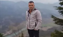 Kafa Kafaya Çarpışan Otomobilde 2 Genç Hayatını Kaybetti