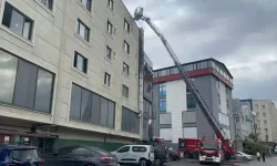 Otelde Yangın: 15 Kişi Tahliye Edildi, 1 Yaralı