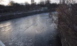 Hava Eksi 15, Kars Çayı Kısmen Dondu