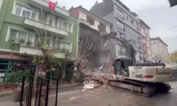 Yıkımda Son Kat Bir Anlık Ayakta Kaldı