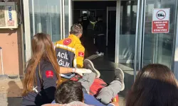 Okul Bahçesinde Kaza: Öğrencinin Bacağına Demir Saplandı