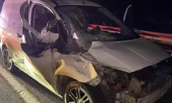 Kamyonetle Hafif Ticari Araç Çarpıştı: 1 Yaralı