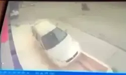 Kaldırıma Çıkan Otomobil Sürücüsü Yaralandı