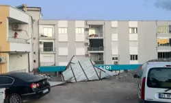 Mut’ta Gece Fırtınası Çatıyı Uçurdu: Maddi Hasar Oluştu