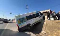 Park Halindeki Minibüs D-100’e Düştü