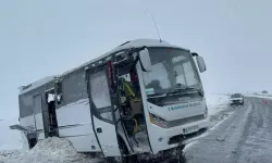 Cenaze Yolunda Facia: Midibüs Şarampole Yuvarlandı