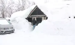 Bingöl Karlıova’da Kar Yağışı Etkisini Sürdürüyor