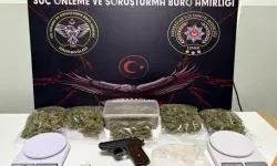 Kuş Kümesine Gizlenen Uyuşturucu ve Silah Ele Geçirildi