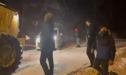 Kar Yağışı Nedeniyle Mahsur Kalan Araçlar Kurtarıldı