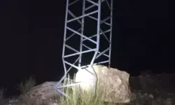 Batman’da Kaya Elektrik Direğine Çarptı: 4 Saatlik Kesinti