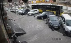 Esenler’de İETT Otobüsü Park Halindeki Araçlara Çarptı