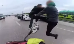 Bursa’da Trafikte Tekmeli Yumruklu Kavga