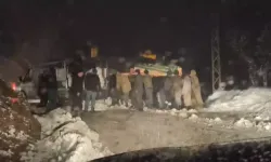 Yoğun Kar Nedeniyle Kapanan Yol Cenaze İçin Açıldı