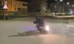 Erbaa'da Kasksız Motosiklet Sürücüsü Drift Atarken Kameraya Yakalandı!