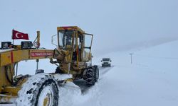Tokat’ta Karla Mücadele Çalışmaları 7/24 Aralıksız Sürüyor