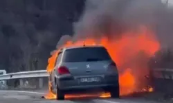 Seyir Halindeki Otomobil Alev Aldı