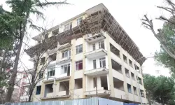 Kadıköy’de Duygu Apartmanı Kontrollü Yıkıldı