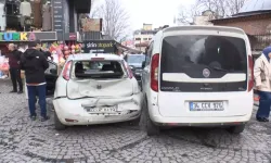 Fatih’te Hafif Ticari Araç Faciası: 4 Yaralı