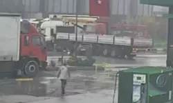 TIR’a Çarpan Otomobilde 1 Kişi Yaralandı