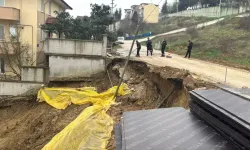 İnşaat Kazısında Toprak Kaydı, Yol ve Duvar Çöktü