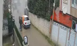 Park Halindeki Otomobil Alev Aldı: Mahalleli Söndürdü